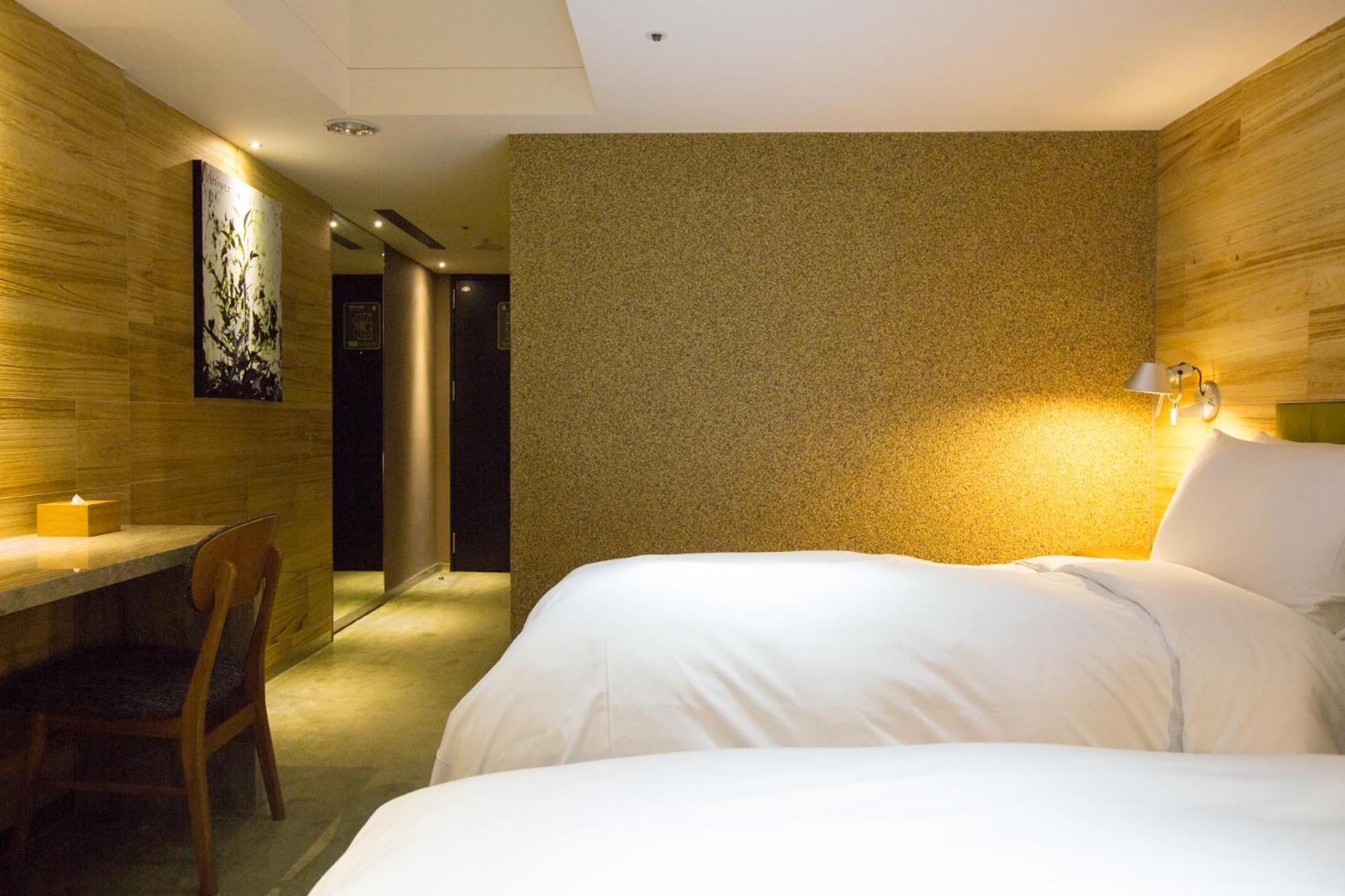 Inhouse Hotel Тайчжун Номер фото
