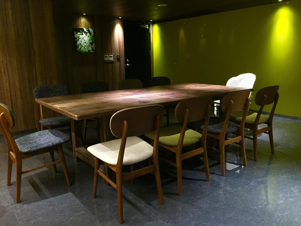 Inhouse Hotel Тайчжун Экстерьер фото