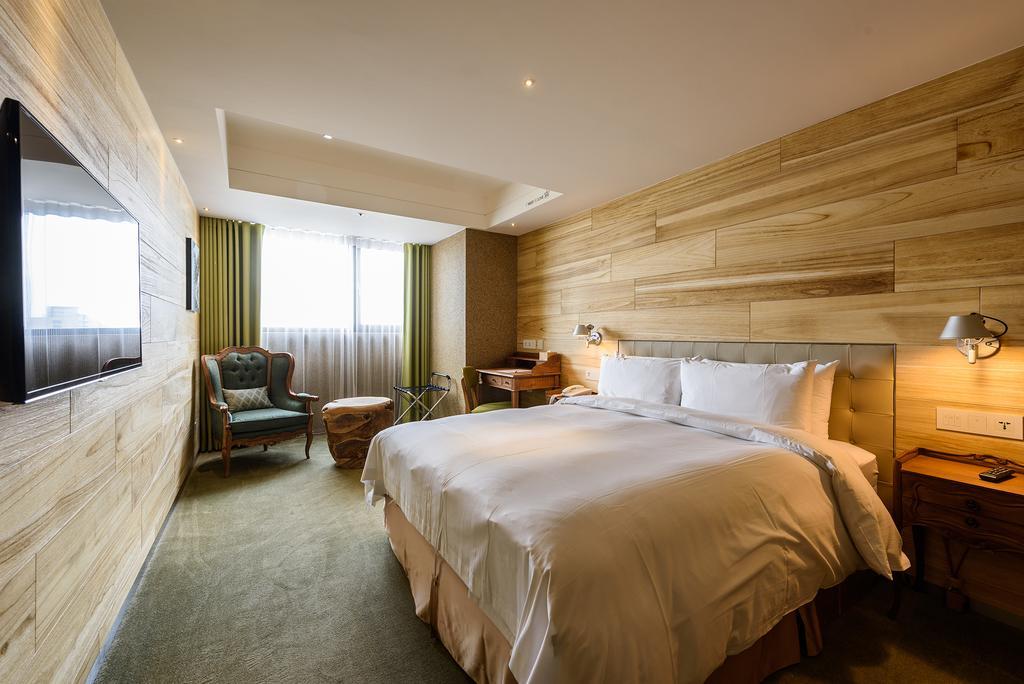 Inhouse Hotel Тайчжун Экстерьер фото