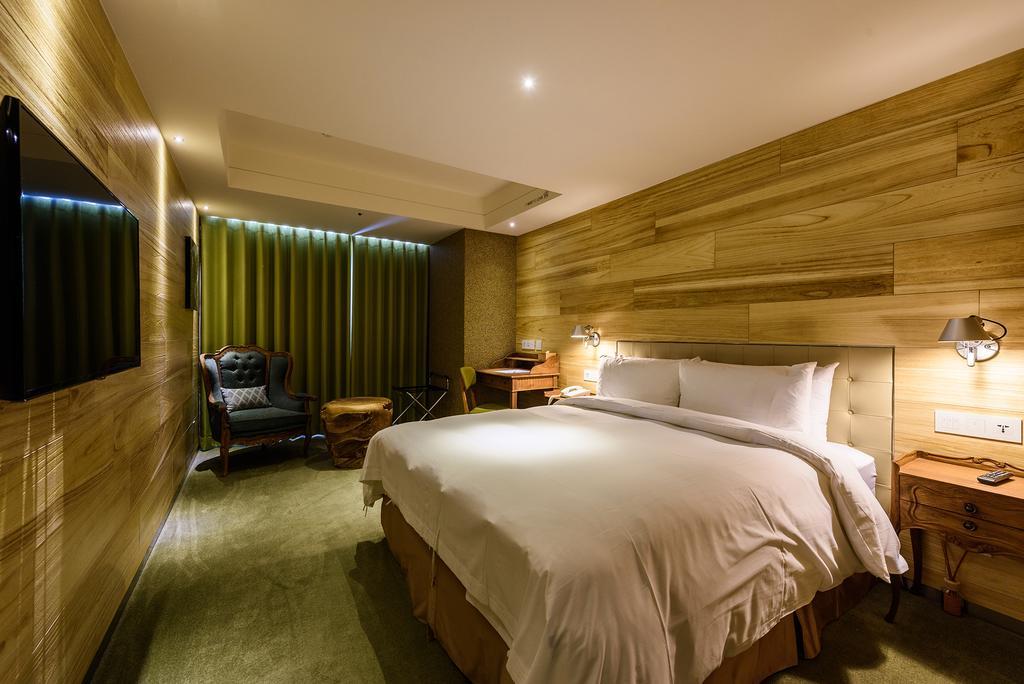 Inhouse Hotel Тайчжун Экстерьер фото