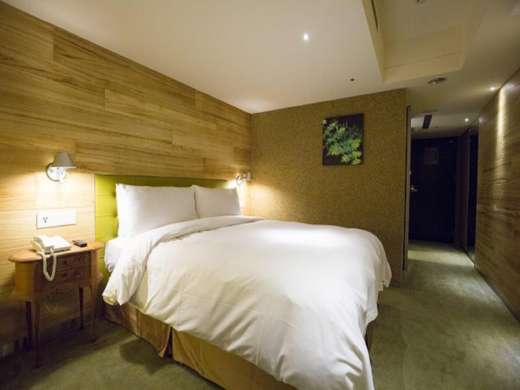 Inhouse Hotel Тайчжун Экстерьер фото