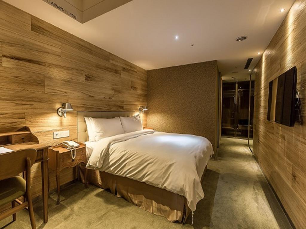Inhouse Hotel Тайчжун Экстерьер фото